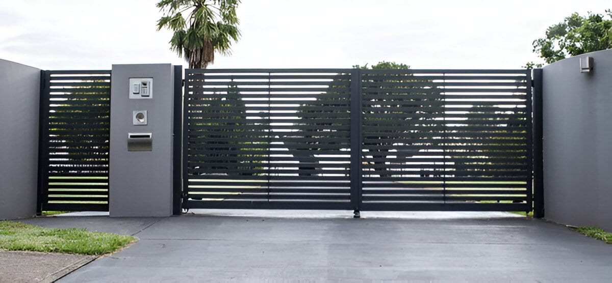 Front Walls and Gates